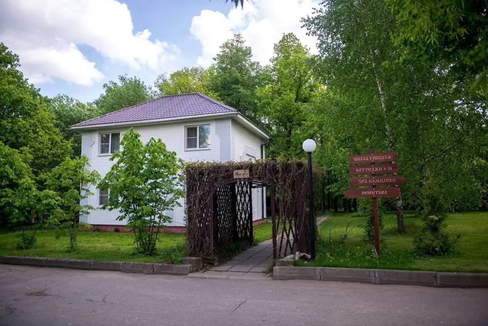 Двухэтажный гостевой дом «Фореста» 140 м²