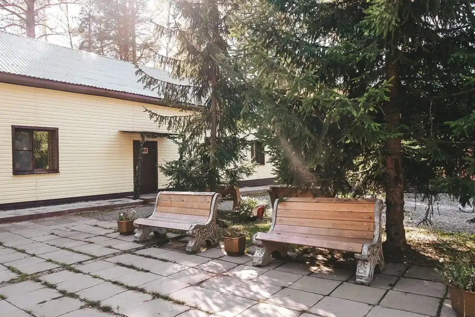 Тёплый гостевой дом с тремя спальнями и беседкой