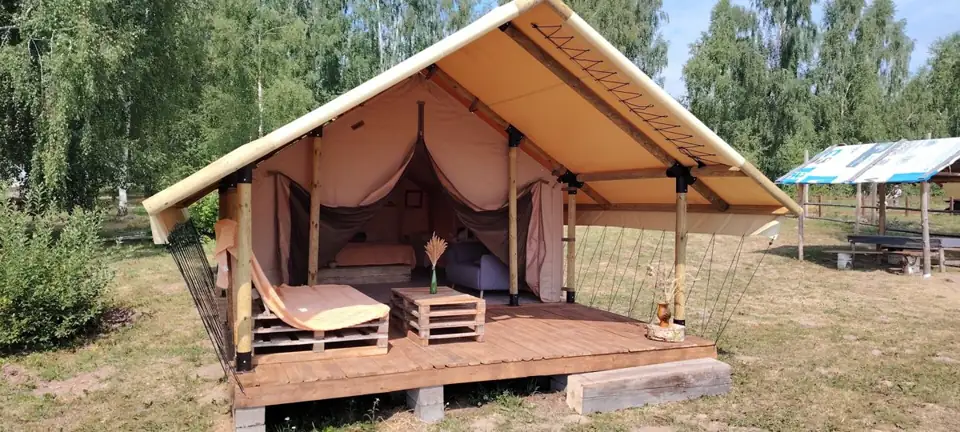 Тент XL в глэмпинге, 24 м²
