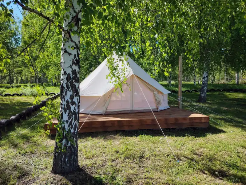 Шатёр-колокол XL в глэмпинге, 20 м²