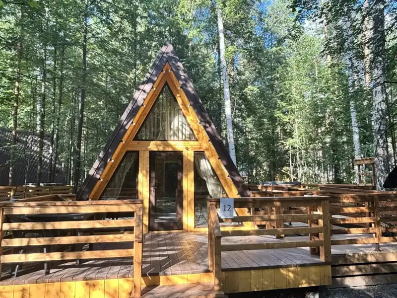 A-frame со своей купелью фурако на террасе