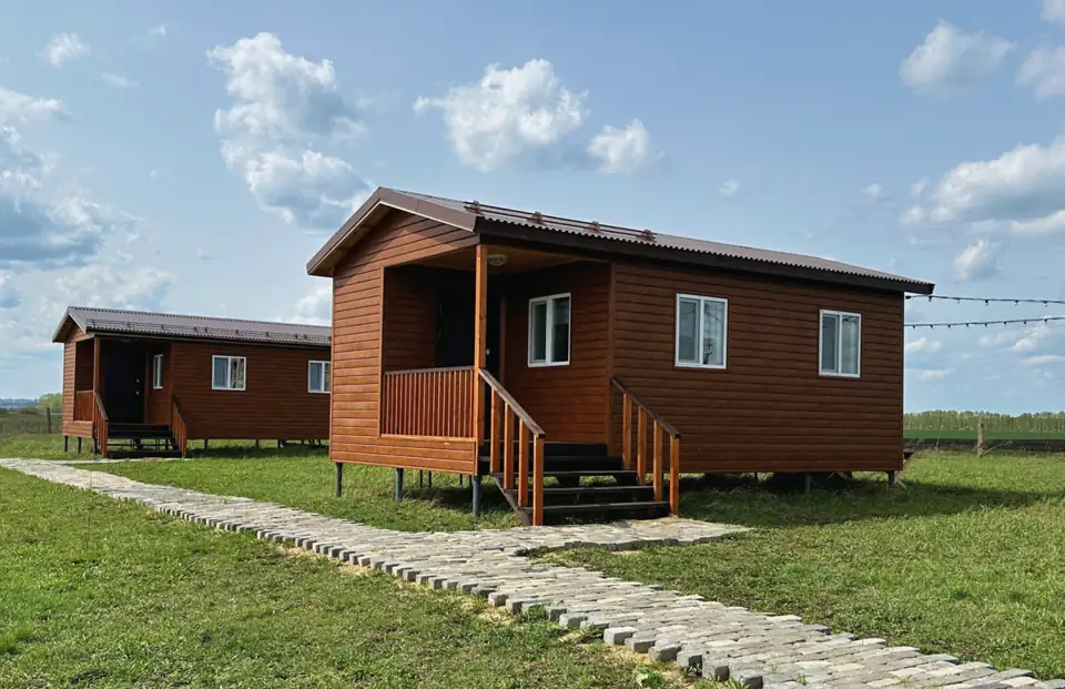 Дом со спальней и кухней-гостиной, 2 одинаковых дома