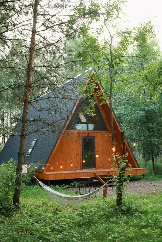 A-frame дом 90 м² с ванной у панорамного окна