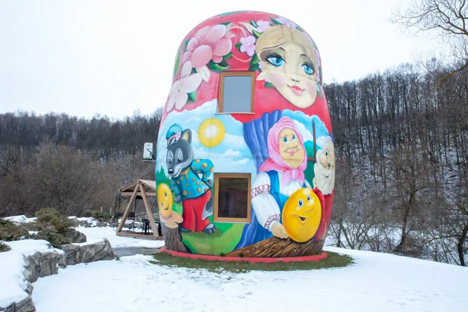 Домик-матрёшка у реки Осётр