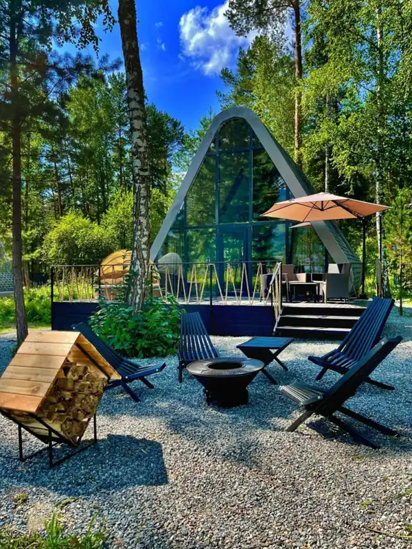 А-фрейм PRISMA Chalet Lux с купелью на террасе