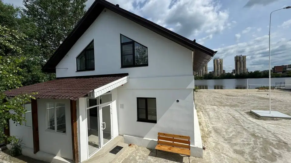 Дом 250 м² с четырьмя спальнями и своим пляжем