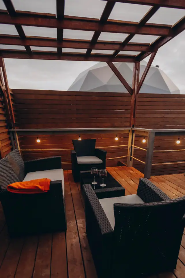 Деревянный купол Sphere 40 м² у реки с купелью