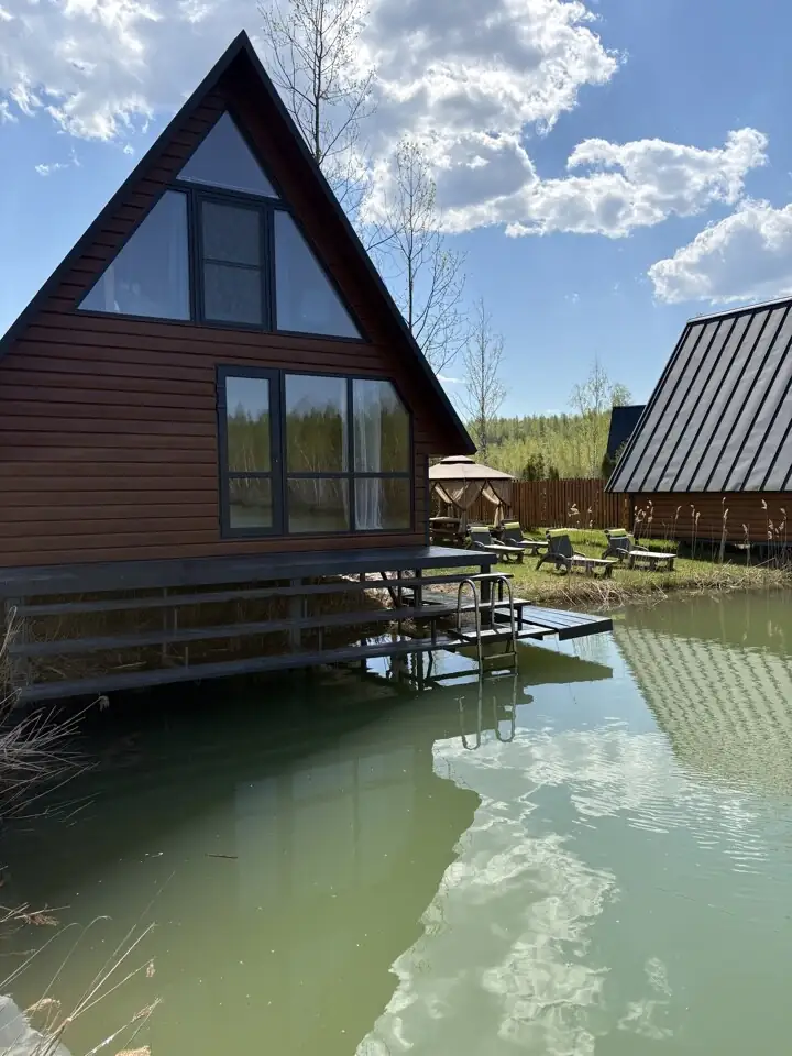 Шале «Компани приват» 50 м² у воды