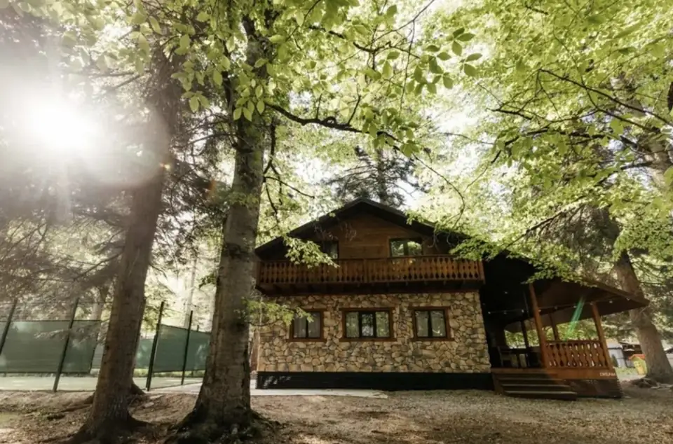 Dream Chalet с финской сауной и тремя спальнями