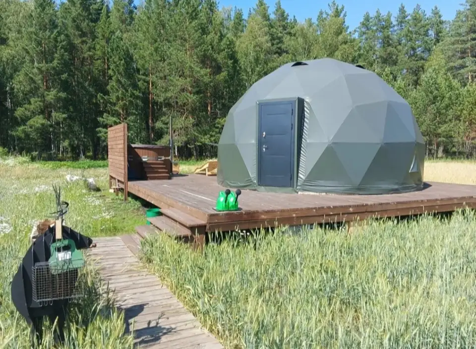 Геокупол 28 м² с террасой и горячей купелью
