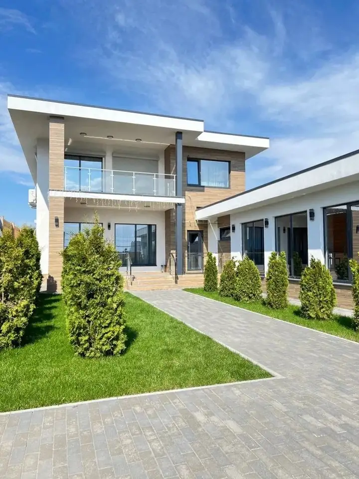Коттедж «Престиж» 250 м² с бассейном и сауной
