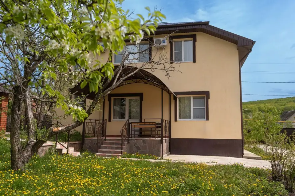 Коттедж «Молодёжка-1» 200 м²