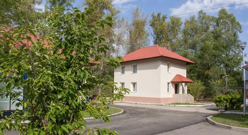 Каменный «Белый дом» целиком