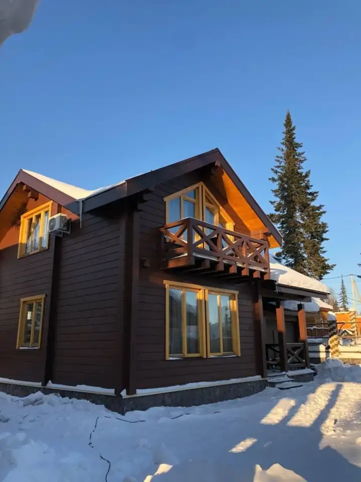 Эко-комплекс «Grizzly house» среди кедров