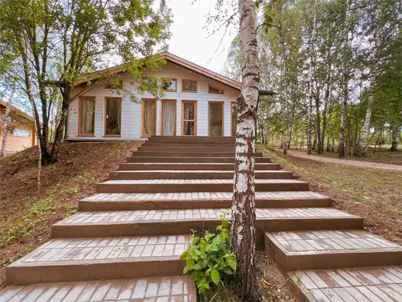 Усадьба «Седьмое небо» 86 м² с окнами в пол на берёзовую рощу