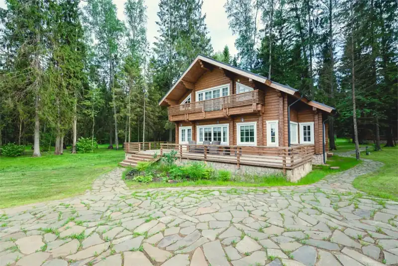 Коттедж с мансардой «Ассоль» 183 м², три спальни и библиотека