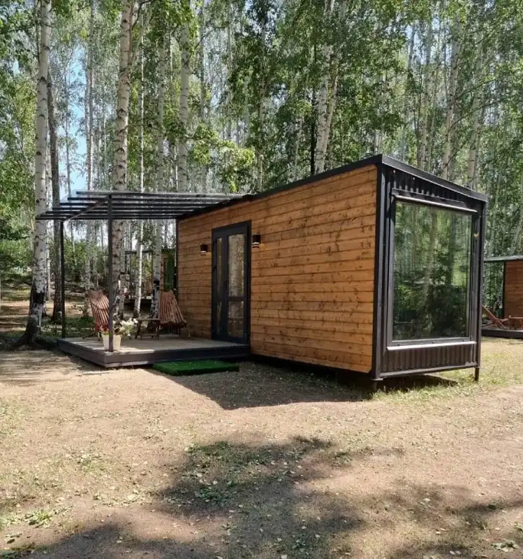 Глэмп с панорамным окном