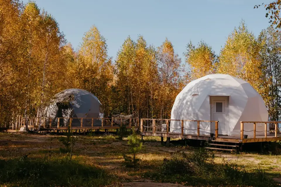 Глэмпинг «Holidays Forest» на озере Увильды