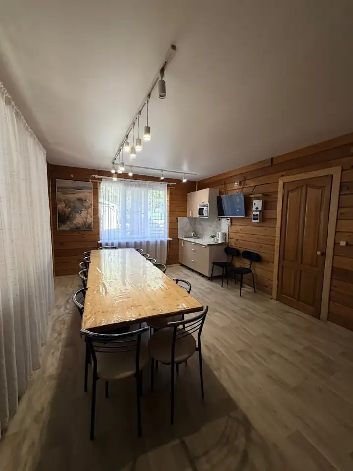 Двухэтажный коттедж с сауной и джакузи
