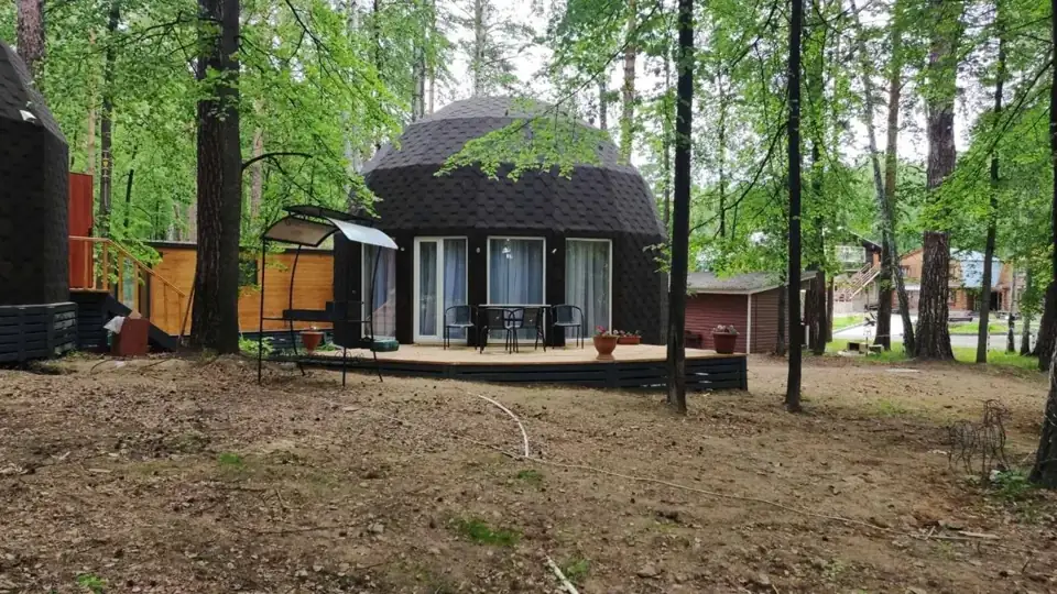 Глэмп-сфера VIP с камином и террасой