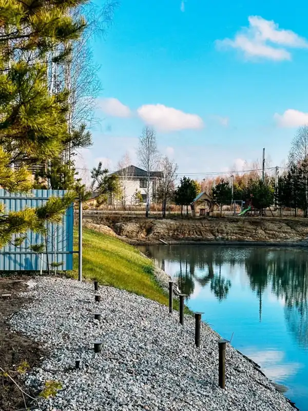 Дом «Дельфин Хаус» у воды на Велижанском тракте