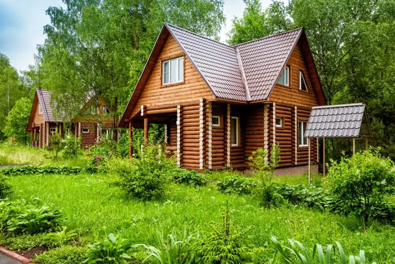 Бревенчатый коттедж 110 м² с тремя спальнями и мангалом
