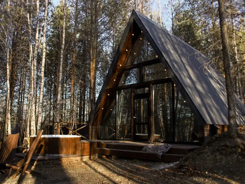 Средний A-frame со своей купелью на террасе